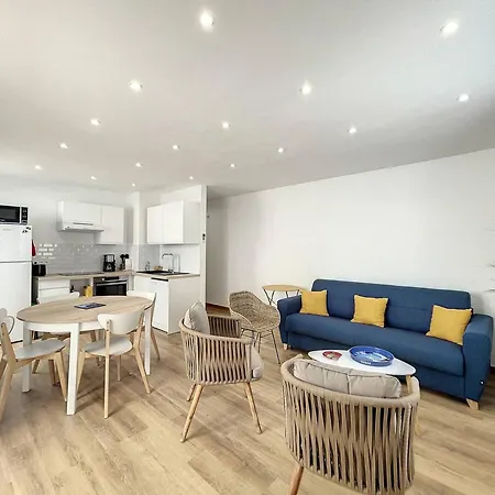Apartmán Renove Au Coeur De Calvi - 2 Chambres, Balcon, Plein Centre, Proche Plage Et Commodites - Fr-1-719-27 Calvi (Corsica)